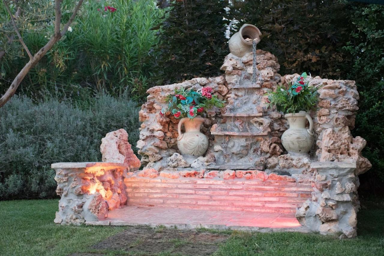 La Vecchia Fontana Del Convento Bed & Breakfast จูเลียโนวา ภายนอก รูปภาพ