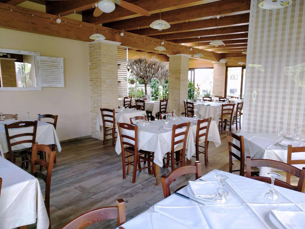 La Vecchia Fontana Del Convento Bed & Breakfast จูเลียโนวา ภายนอก รูปภาพ